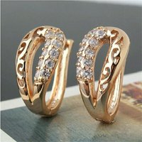 Elegant Temperament Synthetic Zirconia Hollowed Pattern Golden Hoop Earrings Women's Fashion Classic Banquet Engagement Jewelry