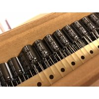 2024 new 10pcs Original new 560UF 35V Japan Rubycon capacitor 35V560UF 10*20 ZLH