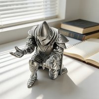 1-Piece Silver and Black Knight-Shaped Pen Holder, Silver Ancient Knight Pen Stand Ornament, 3D Kneeling Armor Desktop Decoration, Creative and Novel Stationery Collectible, Suitable for Ballpoint