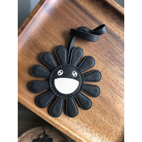 Sunflower Pendant Keychain Handmade High-Quality Leather Flower Bag Accessory Car Keychain & Rearview Mirror Pendant