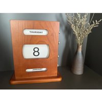 Vintage Style Creative Desk Calendar Cherry Wood Retro Perpetual Calendar Original Design Home Decor Ornament Unique Gift