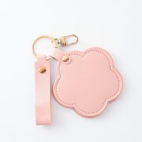 Trendy PU Leather Flower Shaped Key Chain Luxury Portable Makeup Mirror Keychain Creative Versatile Bag Hanging Pendant Gifts
