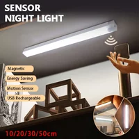Lampka z czujnikiem ruchu Akumulatorowa lampka nocna LED Przenośna lampka pod szafkę z magnesem do sypialni, szafy kuchennej, schodów