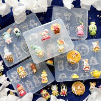 Super cute, animal-shaped transparent silicone molds for desserts, burgers, hot dogs, and ice cream.