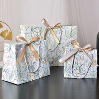 6Pcs Pastel Tulip Print Portable Paper Gift Bag with Ribbon for Festival Weddings Souvenir Teachers' Day Cloth Store Packing Bag