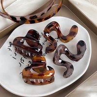 High-grade Half-tied Simple Geometric Hairpin Versatile Back of The Head Shark Clip Retro Coffee Color Grab Clip