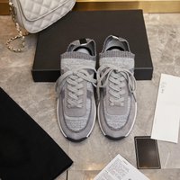 Unisex-Sneaker aus grauem Strick und Wildleder mit Patchwork-Design, Schnürung, niedrigem Schaft, für Freizeit, Spaziergänge und Sport.