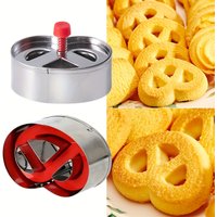 2pcs Cookie Baking Tools DIY Hand Press Mould Tools Cookie Stamps Moulds Cake Decoration Cookie Cutters Kitchen Gadgets