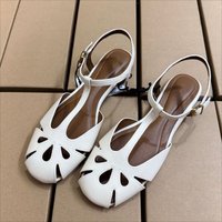 2026 Summer Women Flat Sandals Breathable Hollow Out Retro T-strap Design Square Toe Casual Travel Roman Ladies Beach Shoes