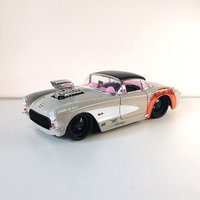 Jada 1:24 Scale Alloy 1957 Corvette Batgirl Miniature Toy Classic Car Simulation Diecast Model Souvenir Display Collection Gifts