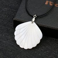 White Shell Necklace Mother of Pearl Pendant Carving Palmetto Fan Cowry Charm Summer Sector MOP Chain Party Woman Jewelry Gift