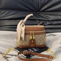 Elegant Diaper Bag Large Capacity Leather Tote Women Fashionable Unique Business Leisure High End Minimalist Satchel