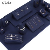Dunkelblaues Schmuckständer-Set: Luxuriöser Ring-, Halsketten- und Armband-Präsentationstisch mit Uhrenhalterung und Schmuck-Display-Requisiten