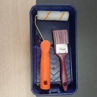 The paint tool set includes 1 plastic paint tray, 1 roller brush, and 1 paint brush: a must-have for DIY painting
