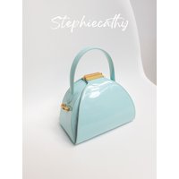 SC Women Minimalist Elegant PU Vegan Leather Handbag Squeeze Lock Drawstring Closure Long Strap Cross Body Top-handle Bag Small