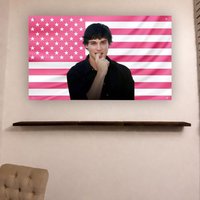 1pc Tom Welling Pink American Flag Tapestry, Smallville Clark Kent Wall Hanging, Eye-catching Aesthetic Wall Decor