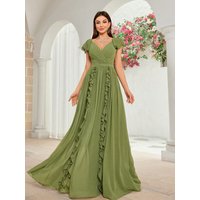 MgiacyV is a long dress with a double-layer ruffled collar, interlaced and folded lace with flags, and a large chiffon hem