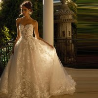 Elegant Sweetheart A-Line Wedding Dress High Quality Organza Vestido De Novia with Appliques Customized Buttons Back Bridal Gown