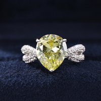 Huitan Waterdrop Cubic Zircon Rings for Women Light Yellow Color Pear Rings Luxury Bridal Wedding Accessories New Trendy Jewelry