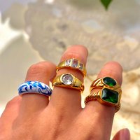Fashionable Women's Blue And White Stainless Steel Texture Inlaid Sparkling Cut Rectangular Zircon Croissant Twisted Spiral Jewe
