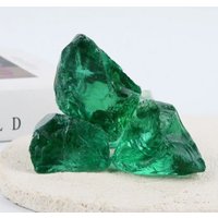Wholesale High Quality Natural Emerald Glass Stone Diffuser Stone Crystal Raw Crystal Crafts Decorative Stone Large Grain