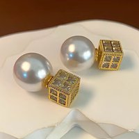 New design pearl earrings. Different jewelry with earrings that can be worn on both sides, sparkling zircon exquisite jewelry
