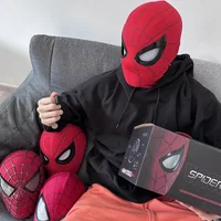 Op voorraad Miles Spider-Man 1:1 schaal elektronisch masker met bewegende, gloeiende ogen, ringbediening, cosplay speelgoed cadeau voor jongens cadeau