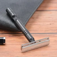 Bartrasierer, Chrom und Schwarz, Aluminiumgriff, leichte AC-Klinge, Excalibur, einkantiger Rasier-Sicherheitsrasierer für Herren, YAQI