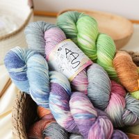 Hand-Dyed Chunky Variegated Wool Yarn Soft Fluffy Crocheting Knitting Skeins for DIY Scarf Blanket Premium Needlecraft Material