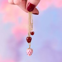 New Fashion Strawberry Necklace Sweet Fruit Shaped Pendant Necklace for Women Girls Versatile Necklace Jewelry Accessory Gifts