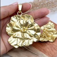 1 x Matte Gold Color Large Elegant Flower Pendant For DIY Handmade Boho Fashion Jewelry Making Finding Accessories