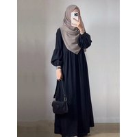 Simple and elegant black Abaya robe for fashionable Muslim women's wear