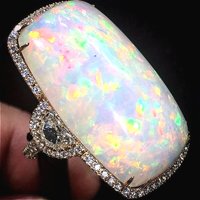 Elegant Classic Inlaid Synthetic White Opal Golden Plated Ring for Women's Fashion Simple Wedding Engagement Jewelry Accessories