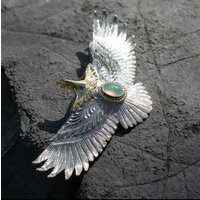 Eagle Spread Its Wings to Serve the Four Seas Opal Stone Two-color Pendant Necklace Domineering Fashion Necklace Retro Chain