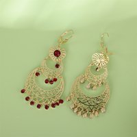 A Pair Of Vintage Cutout Rhinestone Earrings And Moon-Shaped Women's Wedding Jewelry Earrings