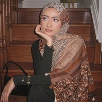 Luxury Muslim Hijab Bohemian Paisley Tassel Scarf Skin-friendly Bandana Stylish Headscarf for Beach Vacation and Festival Gift