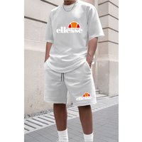 New men's casual and fashionable outdoor clothing for the summer of 2026, with a simple style
