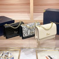 2026 New Stylish All Match Chain Decor Handbag Elegant Fashion Single Shoulder Crossbody Bag for Ladies
