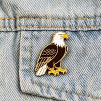 Bald Eagle Enamel Brooch Metal Lapel Pin Patriotic Bird Badge for Clothing Backpack Decoration Fans Gift Clothing Decoration