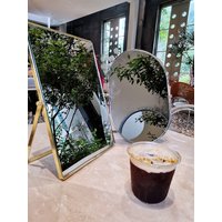 Rotate Metal Makeup Mirrow Oval Round Standing Mirror Bathroom Desk Luxury Hairdressing Mirror Mural Home Decor for Girls