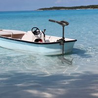 Electric Outboard Motor with Extendable Shaft 5 Forward Gears and 3 Reverse Gears Outboard Engine for Small Boats Within 9.84ft in Length and Weighing 1102 Pounds or Less