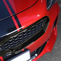Sprzedaż samochodów Kia Stinger 2018-2023, czarne samochodowe przednie górne i dolne kratki, listwy zderzaka, osłony, elementy wykończeniowe, akcesoria zewnętrzne.