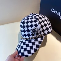 Autumn and winter chain chessboard plaid pearl camellia baseball cap female sunshade leisure cap