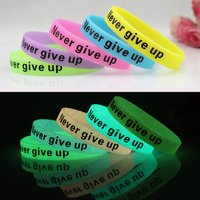 1PC Glow In Dark Silicone Rubber Elasticity Sport Wristband Never Give Up Print Unisex Cuff Bracelets&Bangles Candy Color SH095
