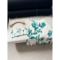 2026 Women's Green Floral Print Set V-Neck Sleeveless Linen Camisole +Beaded Edge High Waist Cotton Long Skirt Beach Style Suit