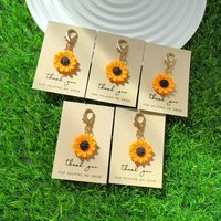 5A sunflower keychain with a carabiner hook – “Thank You, “You help me grow”Card – Graduation Season/School Opening Season – Rur