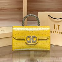 New ostrich pattern underarm handbag for ladies, light luxury diamond-encrusted, elegant single-shoulder crossbody bag