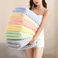A Waffle Weave Bath Towel Made of Ultra-Absorbent Microfiber, Quick-Drying Textured Towel, Soft Spa And Gym Towel, Durable