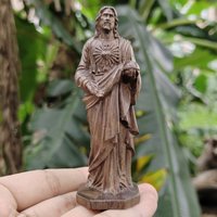 3.8 Inch Hand-Carved Wooden Jesus Figurine, Classic Theme, Artistic Style, Suitable for Birthday Gifts, Creative Desktop Decorations, New Year Gifts, Indoor Decorations, Home Decor, Holiday
