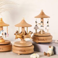 Carrousel musical personnalisé, cadeau de réception-cadeau pour bébé, carrousel en bois personnalisé, cadeau de nouveau-né, cadeau de baptême, décorations d'anniversaire, ballerine